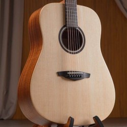 gros plan guitare folk couleur naturelle